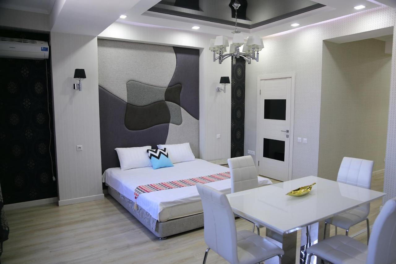 Promenade Boutique Apartment Biskek Kültér fotó